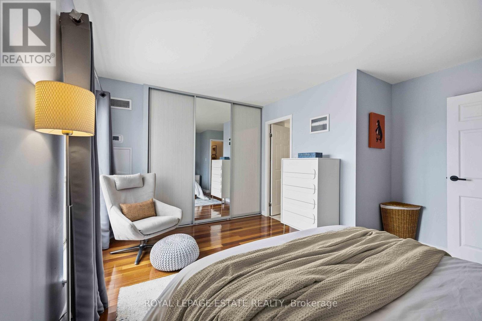 2118 - 25 The Esplanade, Toronto, Ontario  M5E 1W5 - Photo 25 - C13007158