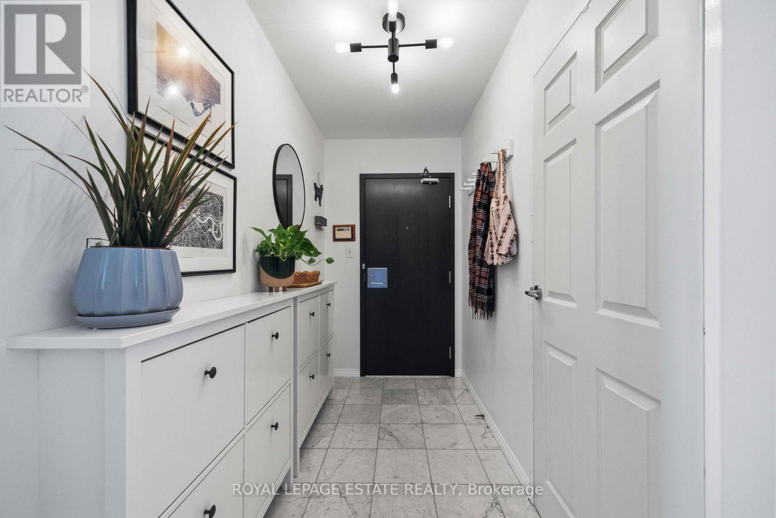 2118 - 25 The Esplanade, Toronto, Ontario  M5E 1W5 - Photo 3 - C13007158