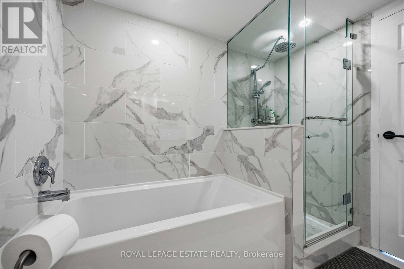 2118 - 25 The Esplanade, Toronto, Ontario  M5E 1W5 - Photo 32 - C13007158