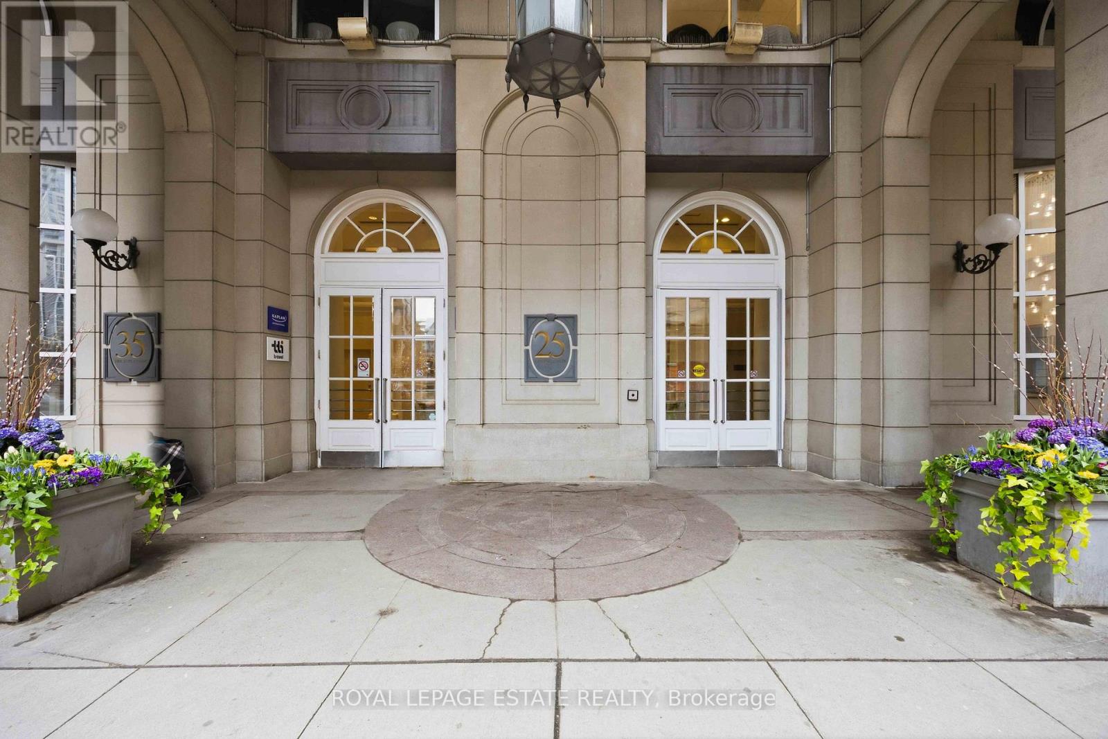 2118 - 25 The Esplanade, Toronto, Ontario  M5E 1W5 - Photo 41 - C13007158