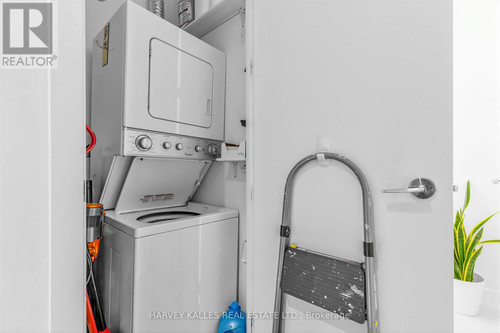 301 - 156 Portland Street, Toronto, Ontario  M5V 0G1 - Photo 32 - C13007206