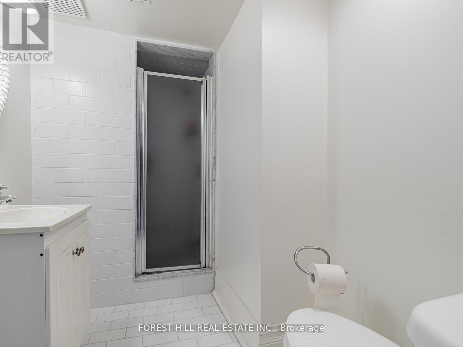 17 Dunloe Road, Richmond Hill, Ontario  L4B 2H6 - Photo 42 - N12964492