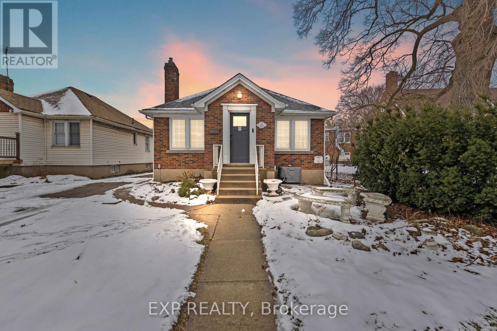 14 DUNLOP DRIVE, St. Catharines, Ontario