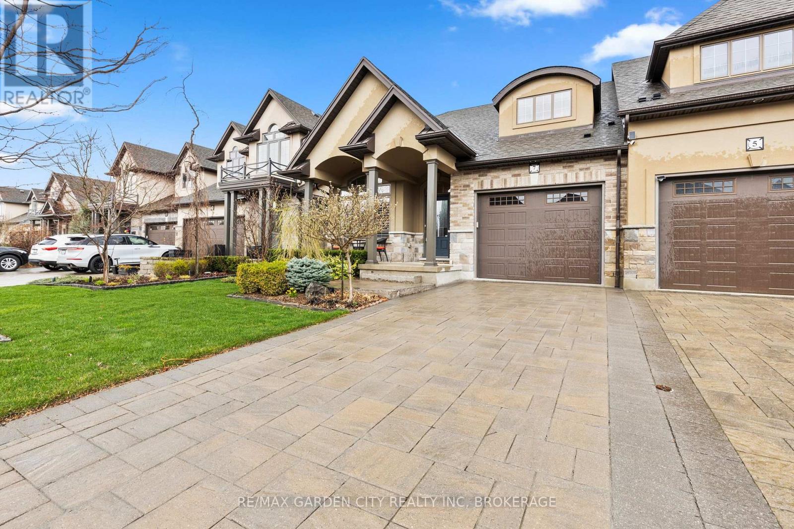 7 Tuscany Court, St. Catharines, Ontario  L2S 0E2 - Photo 2 - X13007124