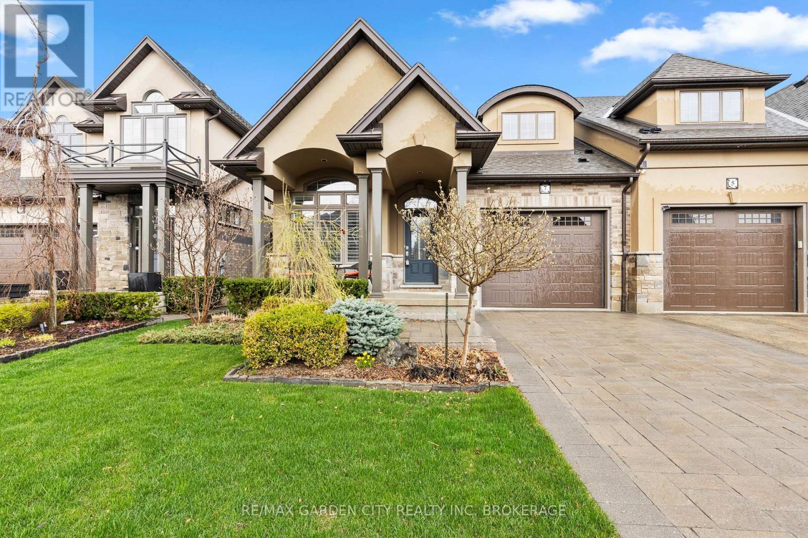 7 Tuscany Court, St. Catharines, Ontario  L2S 0E2 - Photo 3 - X13007124