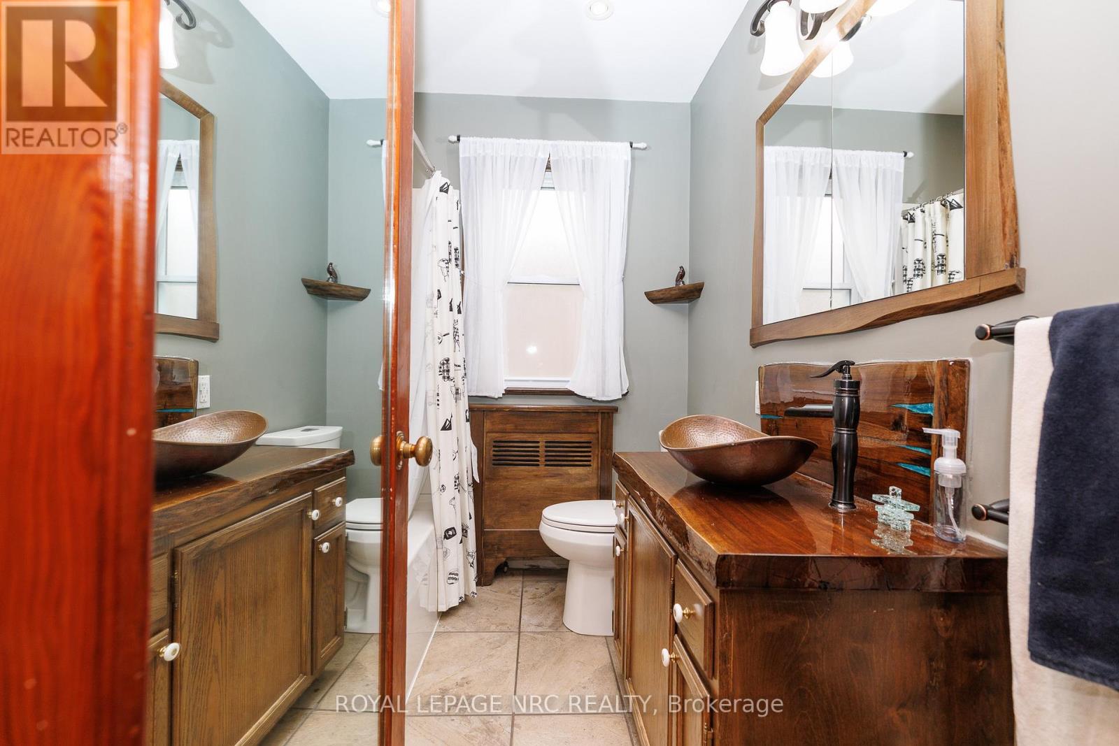 197 Charlotte Street, Port Colborne (Sugarloaf), Ontario L3K 3E3 - Photo 17 - X13007146