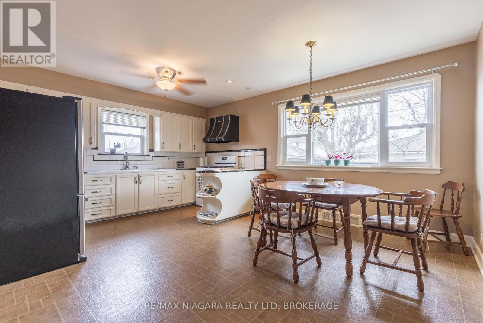 129 Idylewylde Street, Fort Erie, Ontario  L2A 2L2 - Photo 11 - X13007276