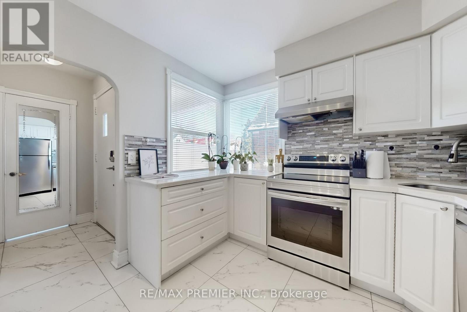 47 Amsterdam Avenue, Toronto, Ontario  M4B 2B9 - Photo 11 - E13007110