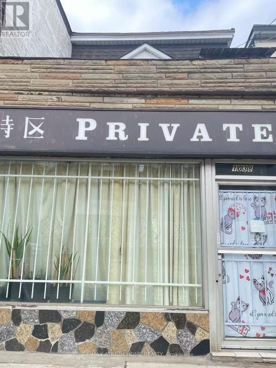 1038 GERRARD STREET E, Toronto, Ontario