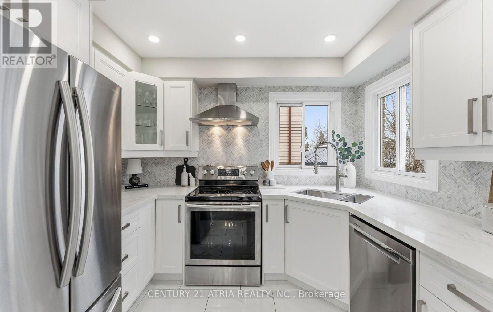 18 Elmeroy Court, Whitby, Ontario  L1N 8A4 - Photo 21 - E13006602