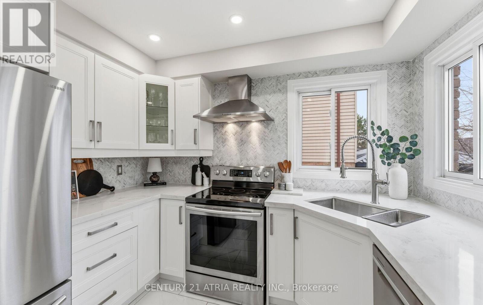 18 Elmeroy Court, Whitby, Ontario  L1N 8A4 - Photo 22 - E13006602