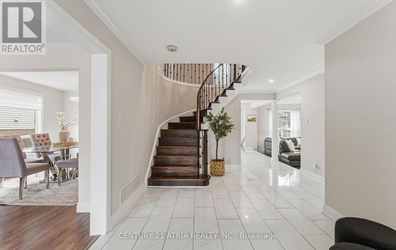 18 Elmeroy Court, Whitby, Ontario  L1N 8A4 - Photo 6 - E13006602