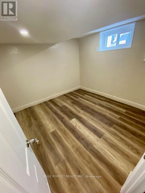 Photo 24 of 27 for 40 Wistow Street