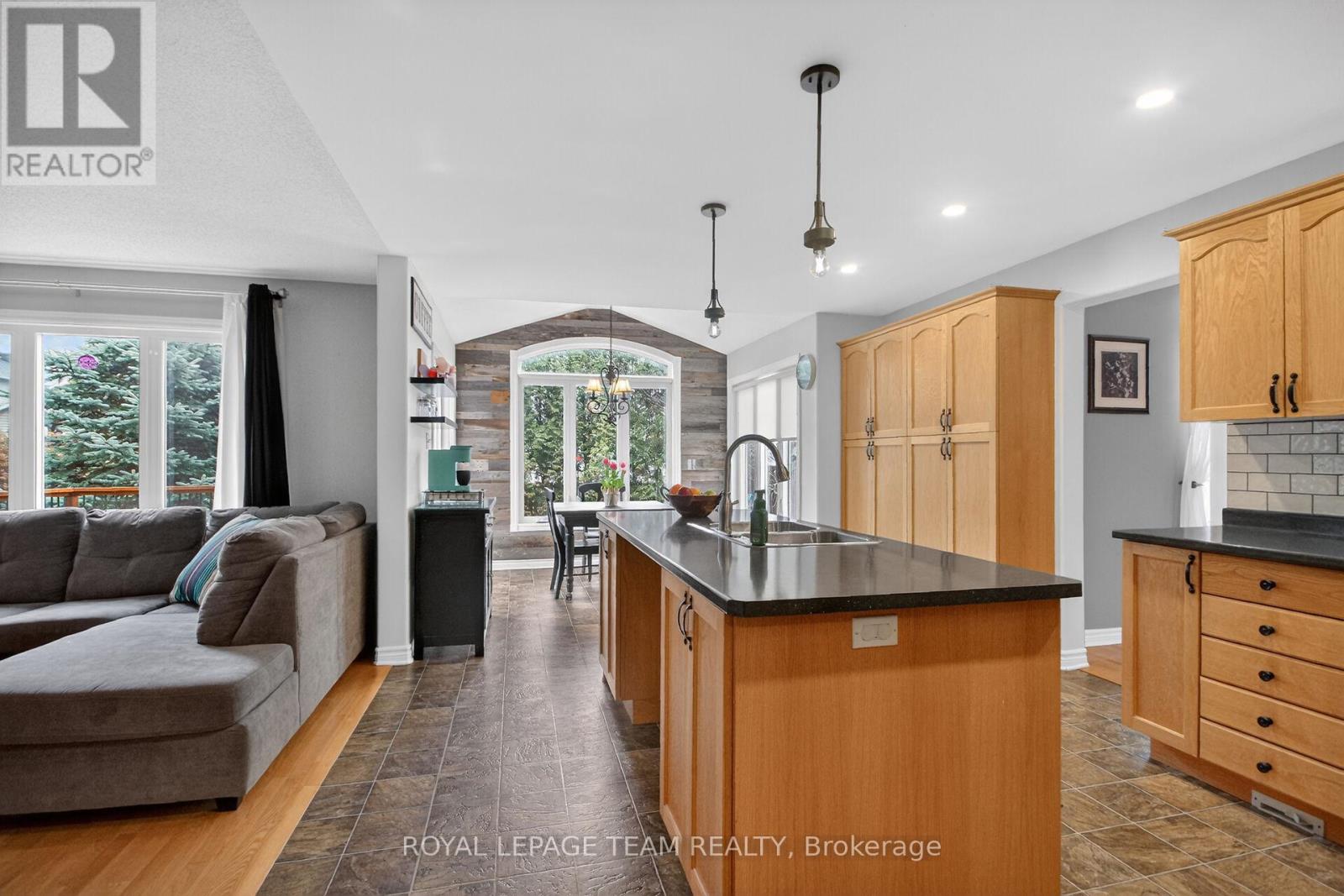 75 Renoir Drive, Russell, Ontario  K0A 1W0 - Photo 10 - X13007256