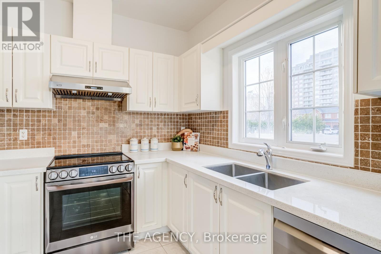 6 Levellands Crescent, Richmond Hill, Ontario  L4B 0A5 - Photo 14 - N13007088