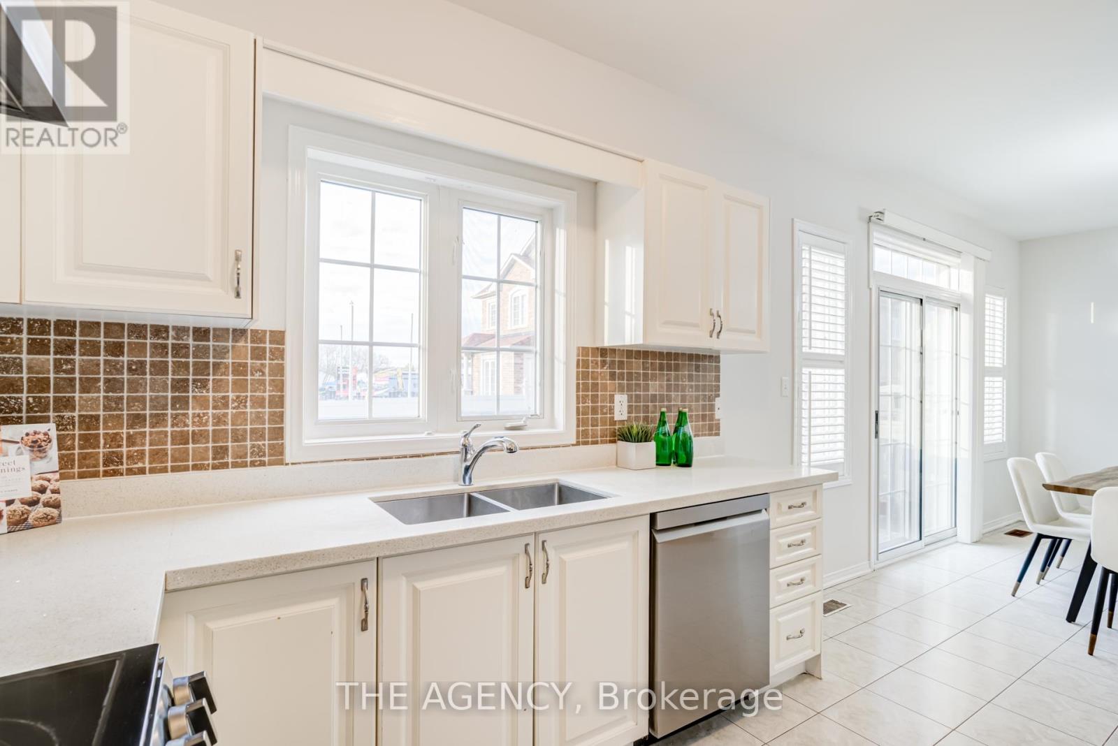 6 Levellands Crescent, Richmond Hill, Ontario  L4B 0A5 - Photo 15 - N13007088