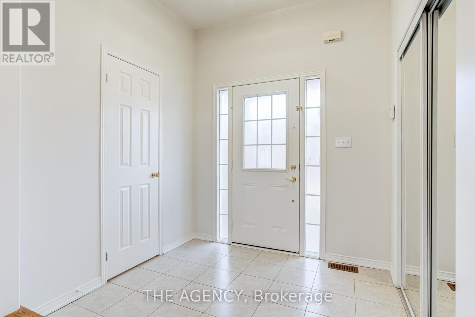 6 Levellands Crescent, Richmond Hill, Ontario  L4B 0A5 - Photo 3 - N13007088