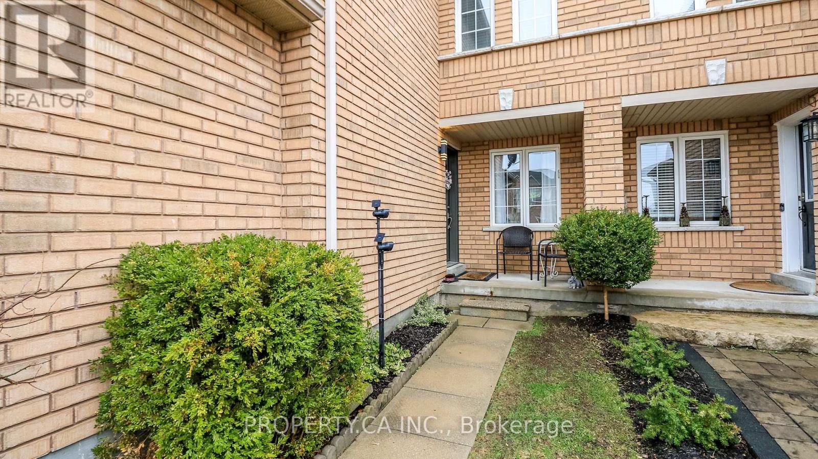 3 Coleman Drive, Barrie (Edgehill Drive), Ontario  L4N 0R5 - Photo 4 - S13007014