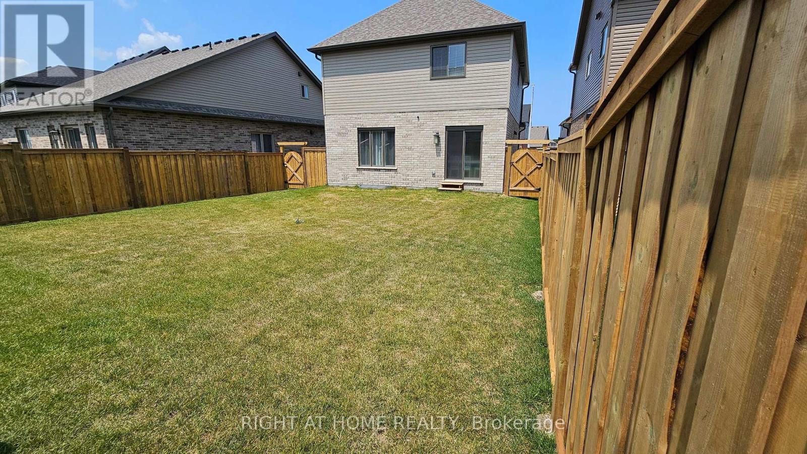 12 Mitchell Avenue, Collingwood, Ontario  L9Y 5M3 - Photo 4 - S13007036