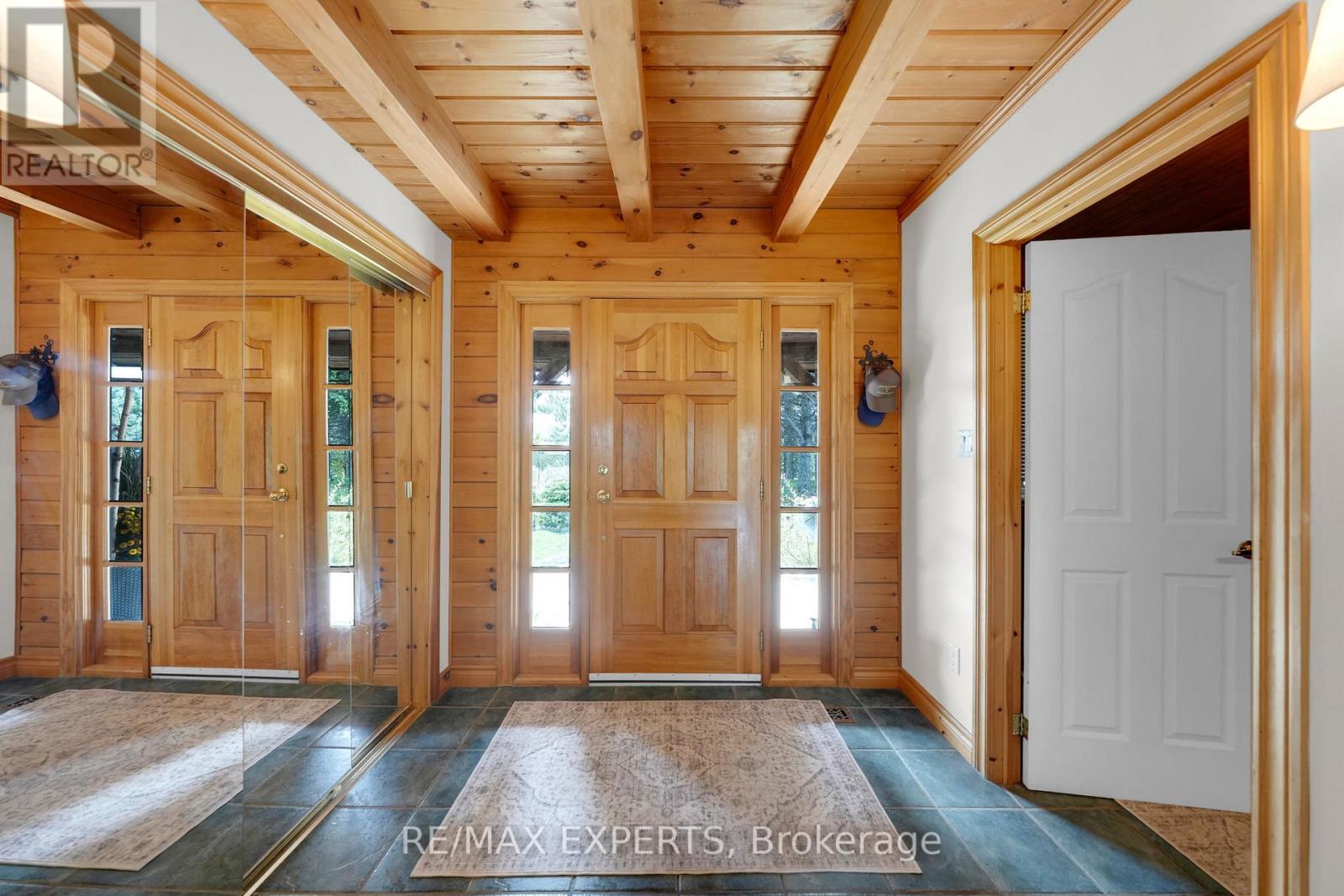 15481 Mount Wolfe Road, Caledon, Ontario  L7E 3P3 - Photo 5 - W12857848