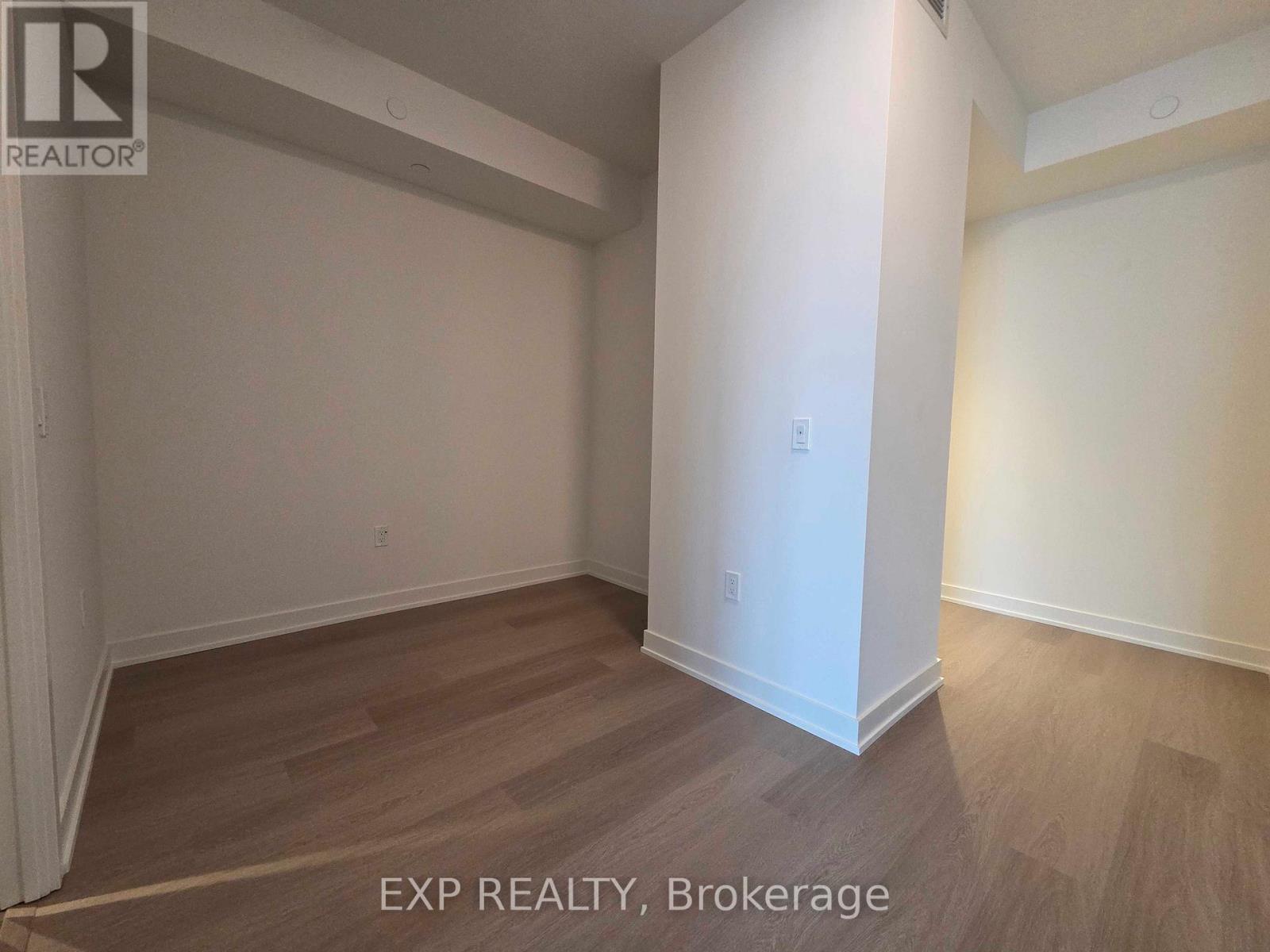 1306 - 448 Burnhamthorpe Road W, Mississauga, Ontario  L5B 0R4 - Photo 11 - W12986428