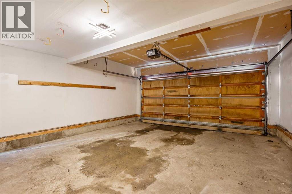 131 Stratton Crescent Sw, Calgary, Alberta  T3H 1T7 - Photo 20 - A2293052