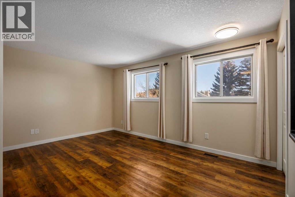131 Stratton Crescent Sw, Calgary, Alberta  T3H 1T7 - Photo 10 - A2293052
