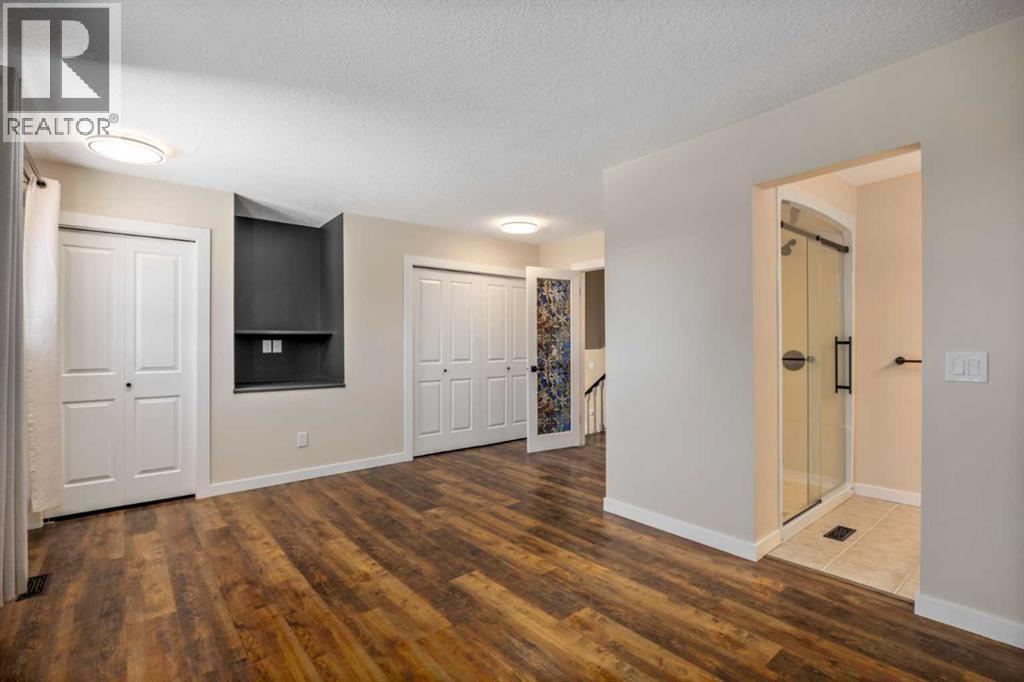 131 Stratton Crescent Sw, Calgary, Alberta  T3H 1T7 - Photo 9 - A2293052