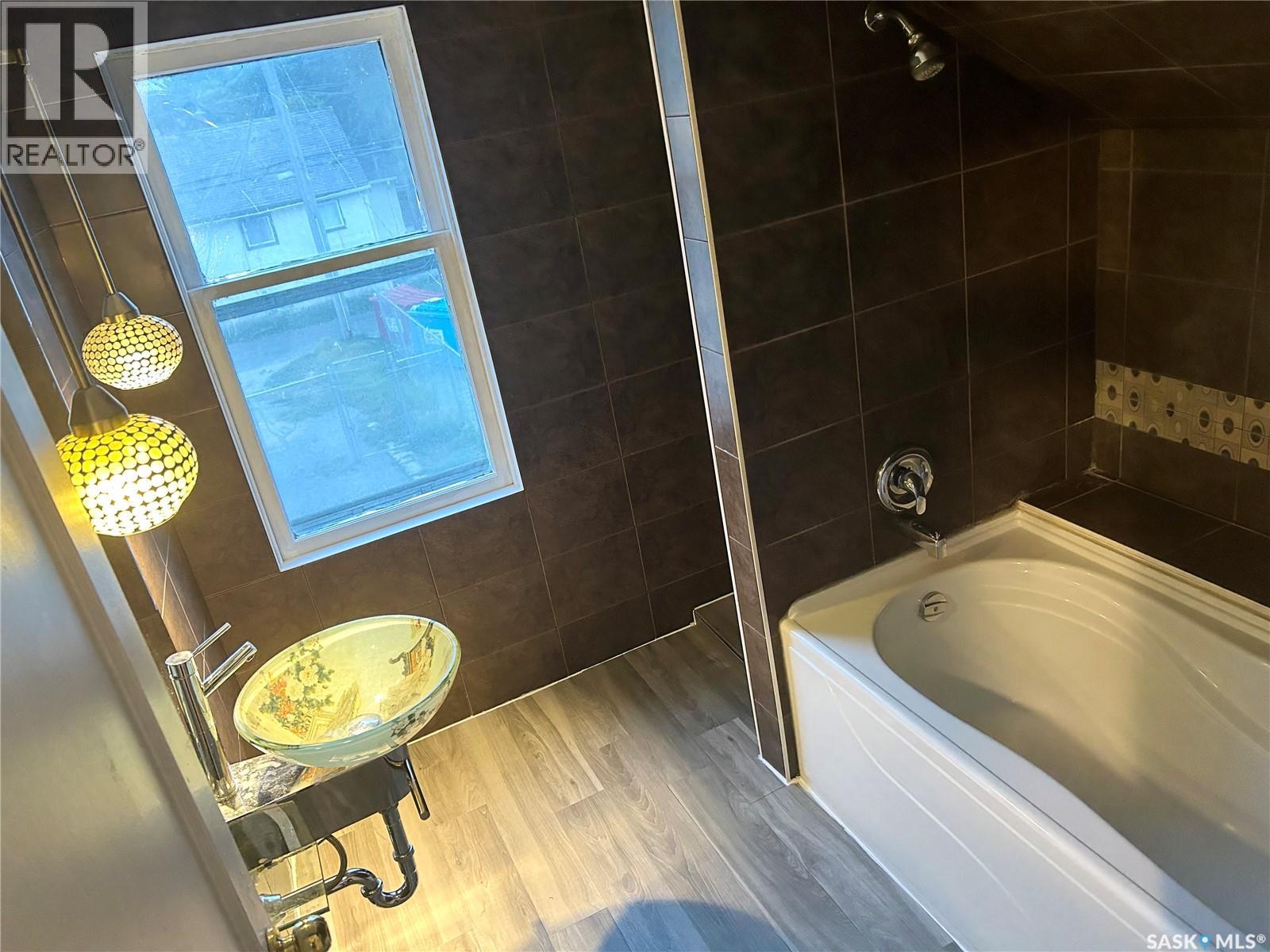 3033 Dewdney Avenue, Regina, Saskatchewan  S4Y 0Y3 - Photo 20 - SK033024