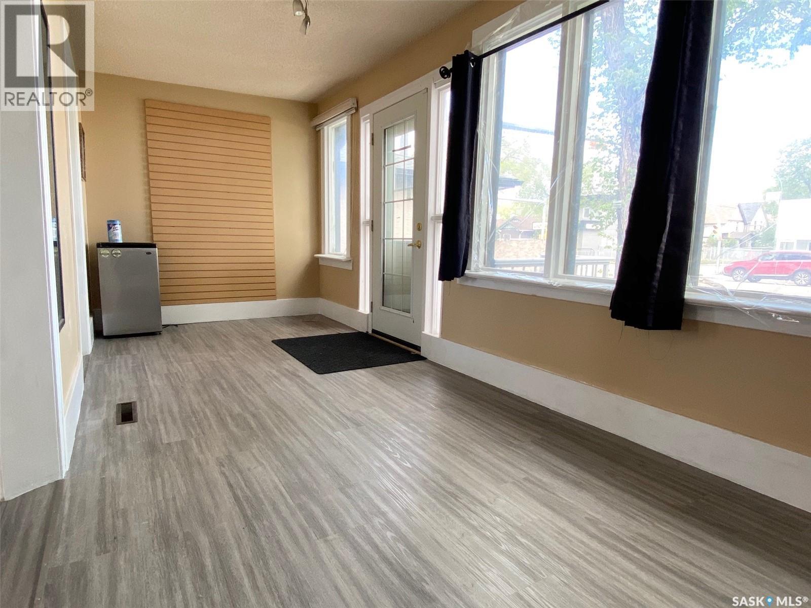 3033 Dewdney Avenue, Regina, Saskatchewan  S4Y 0Y3 - Photo 5 - SK033024