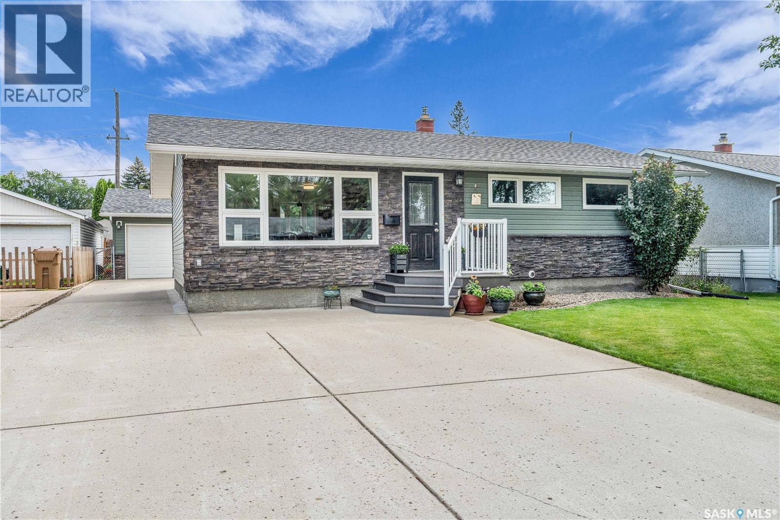 23 Armour Street, Regina, Saskatchewan  S4R 4G4 - Photo 2 - SK032811