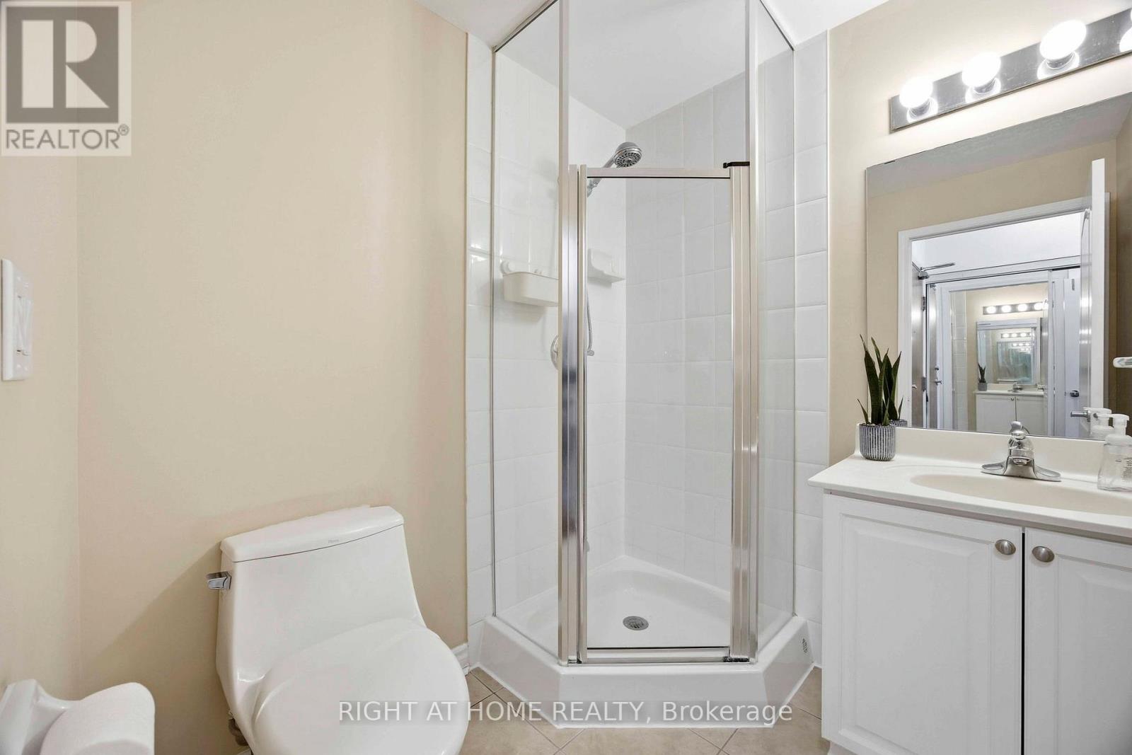 2404 - 1 Elm Street W, Mississauga, Ontario  L5B 4M1 - Photo 15 - W13001732