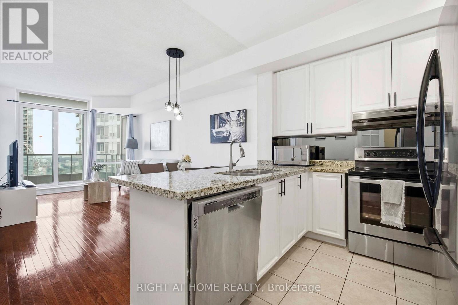 2404 - 1 Elm Street W, Mississauga, Ontario  L5B 4M1 - Photo 3 - W13001732