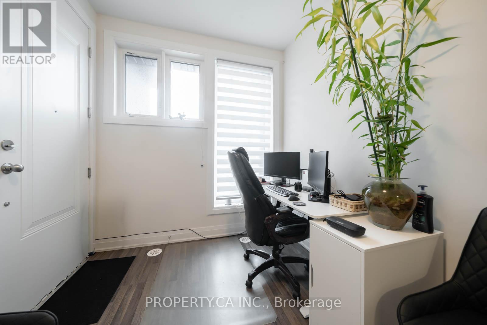 1 - 1776a Lawrence Avenue W, Toronto, Ontario  M6L 0A3 - Photo 2 - W13006944