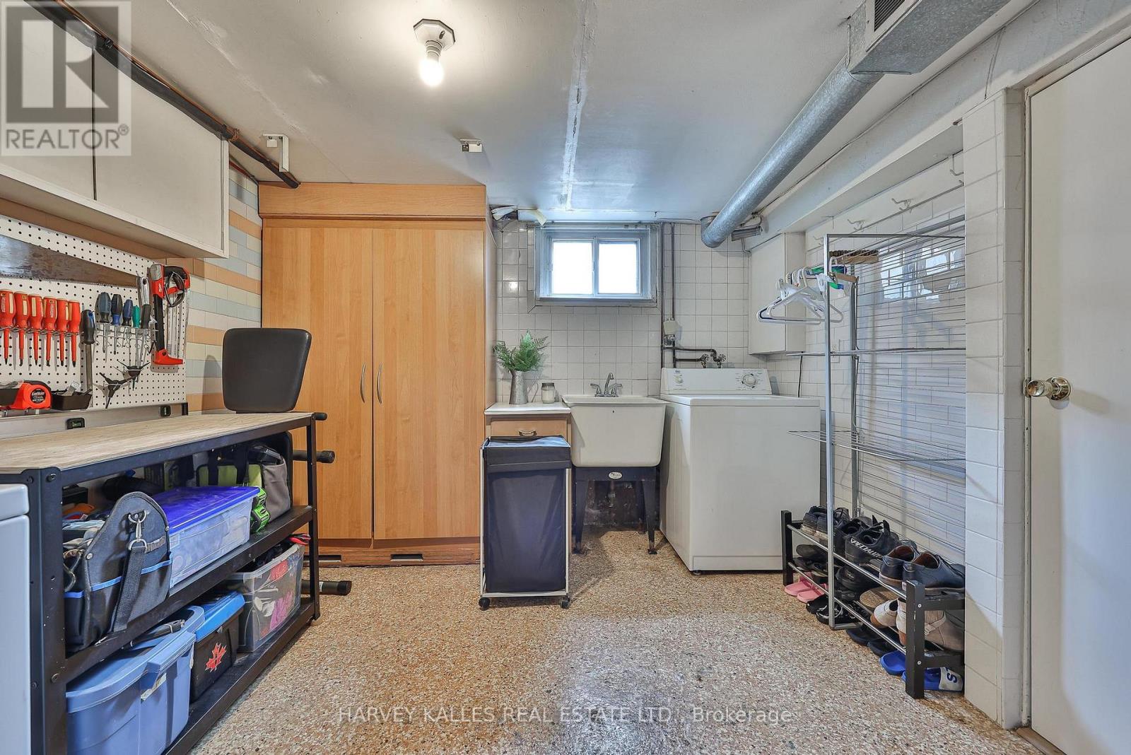 231 Bicknell Avenue, Toronto, Ontario  M6M 4H2 - Photo 17 - W13006992