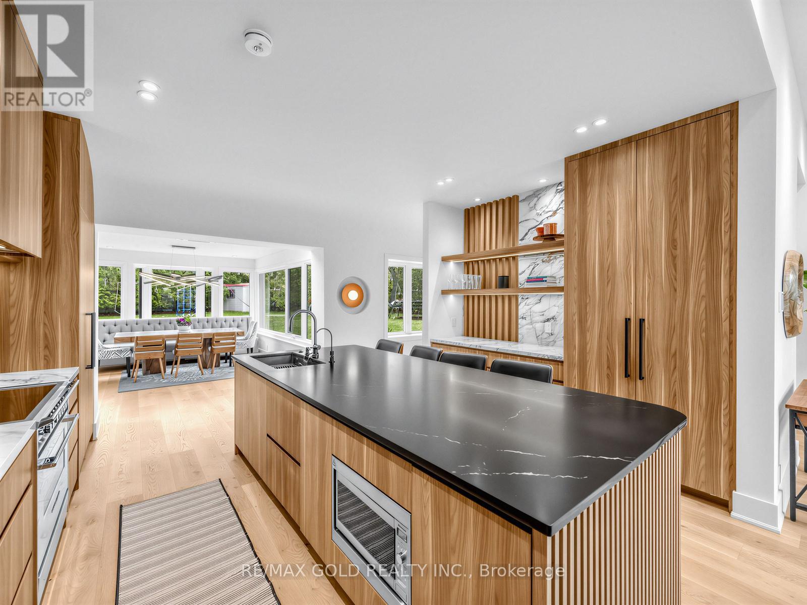 5 Crediton Court, Toronto, Ontario  M9B 3B9 - Photo 10 - W13007006