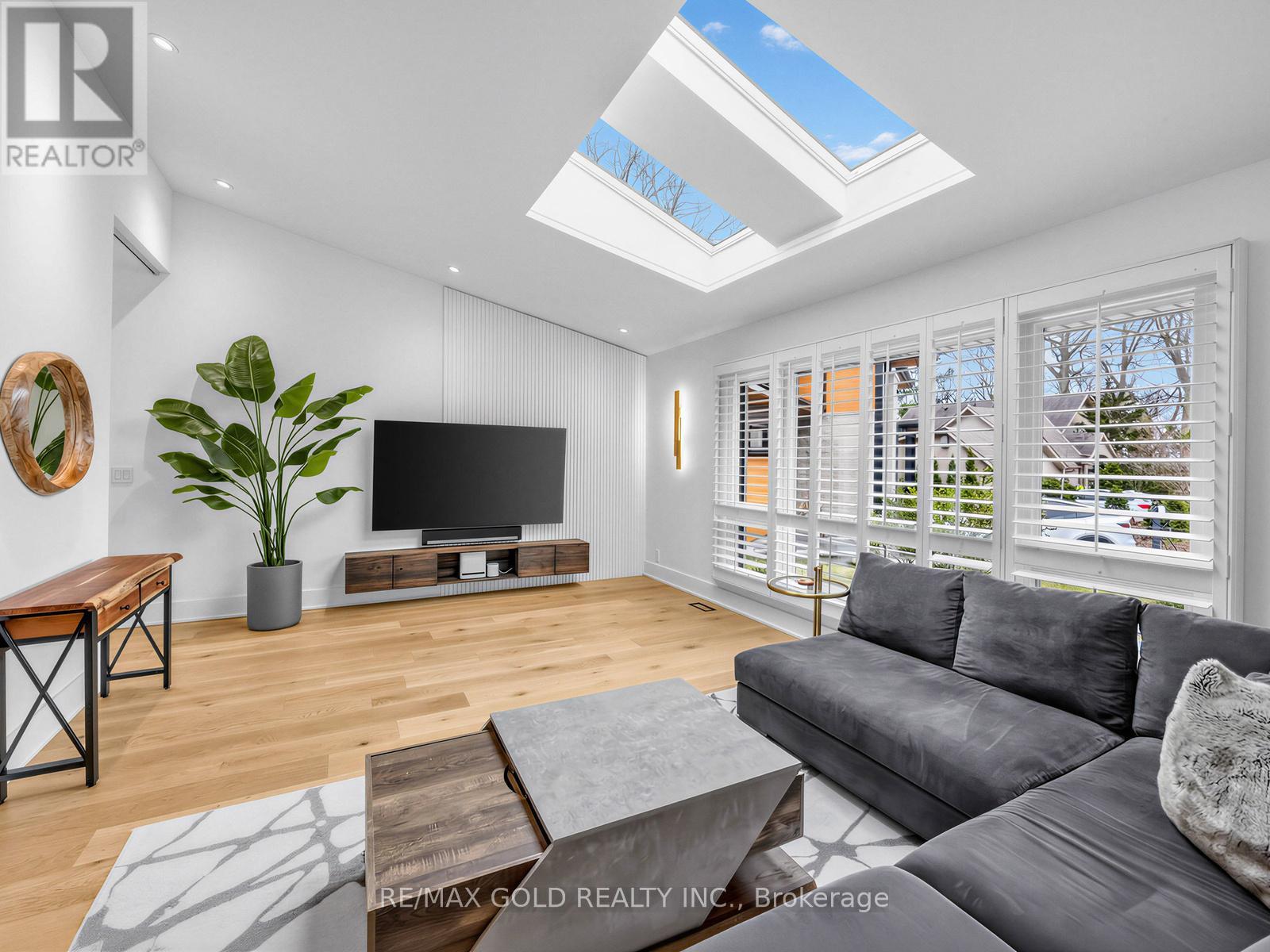 5 Crediton Court, Toronto, Ontario  M9B 3B9 - Photo 6 - W13007006