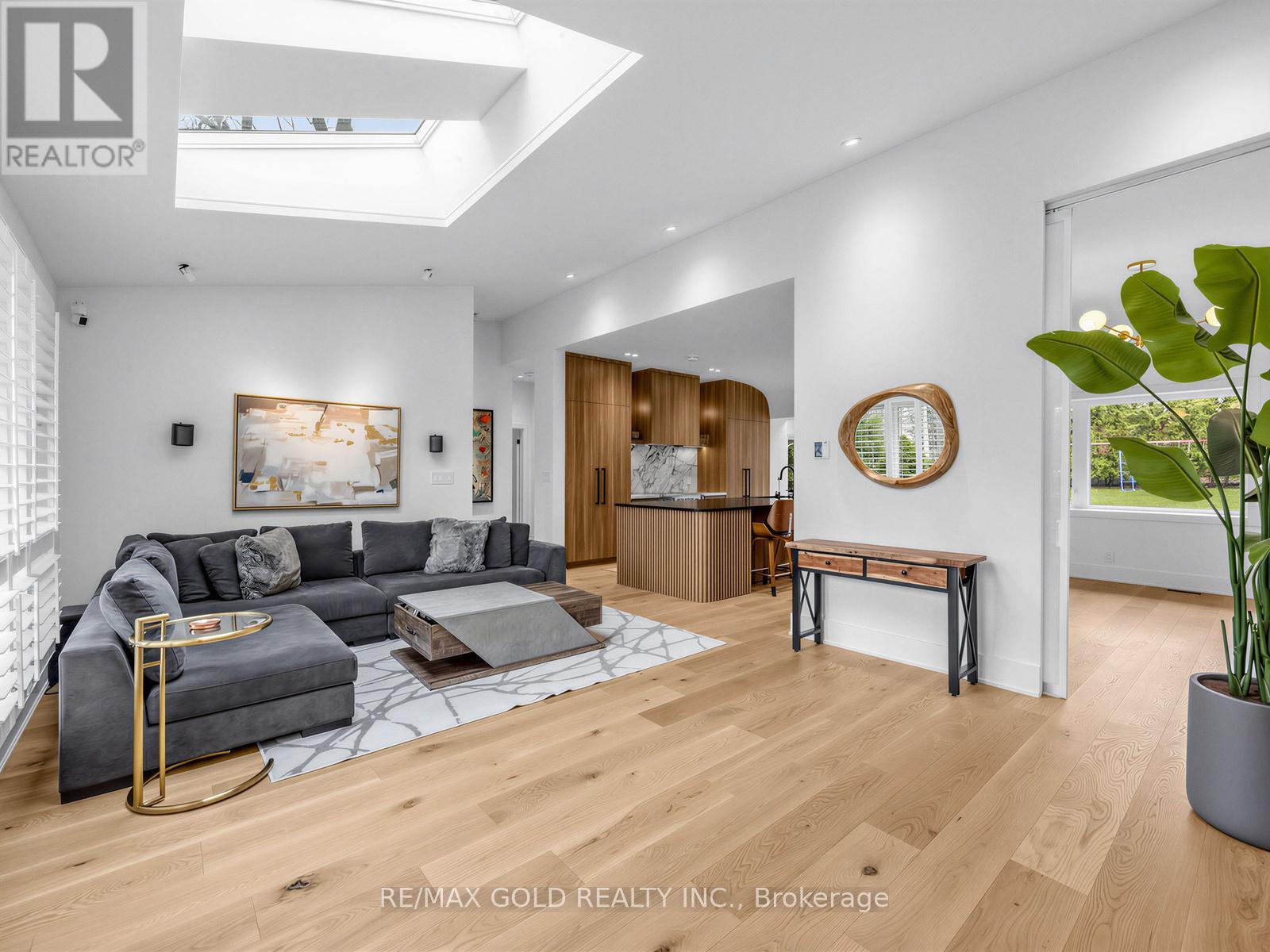 5 Crediton Court, Toronto, Ontario  M9B 3B9 - Photo 8 - W13007006