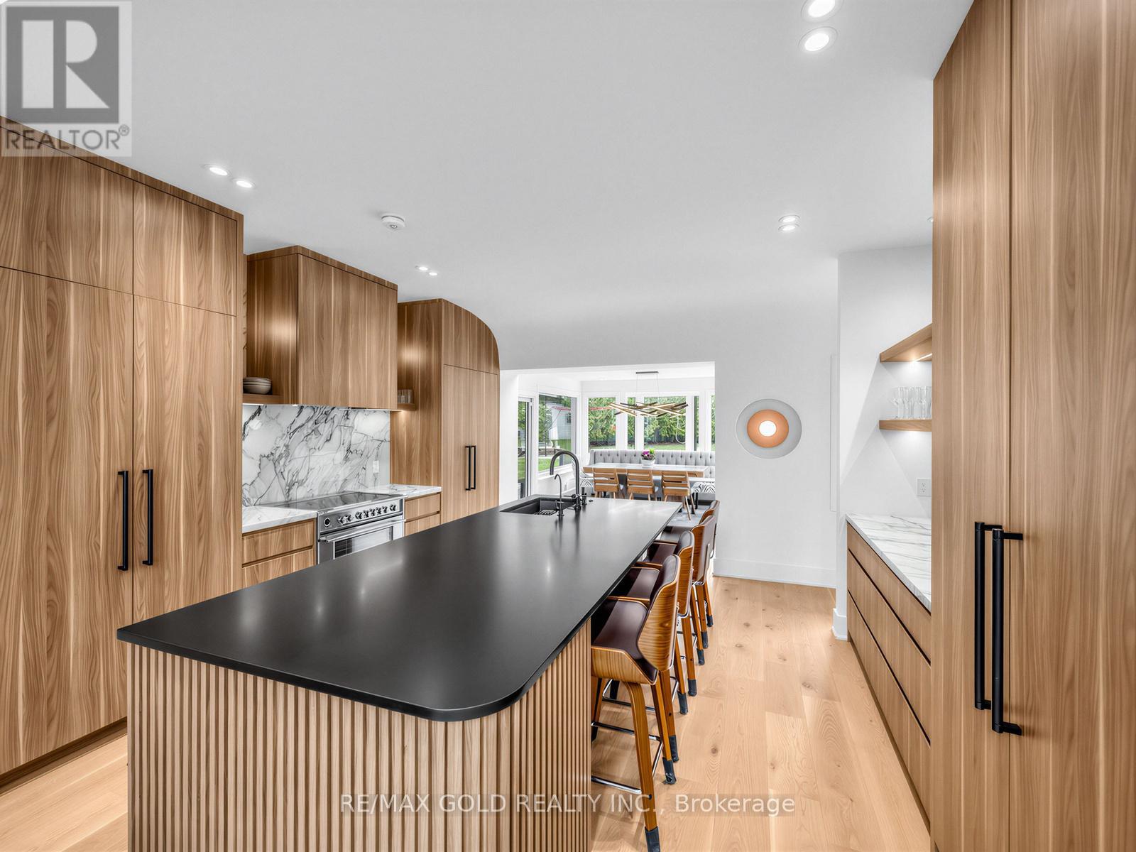 5 Crediton Court, Toronto, Ontario  M9B 3B9 - Photo 9 - W13007006