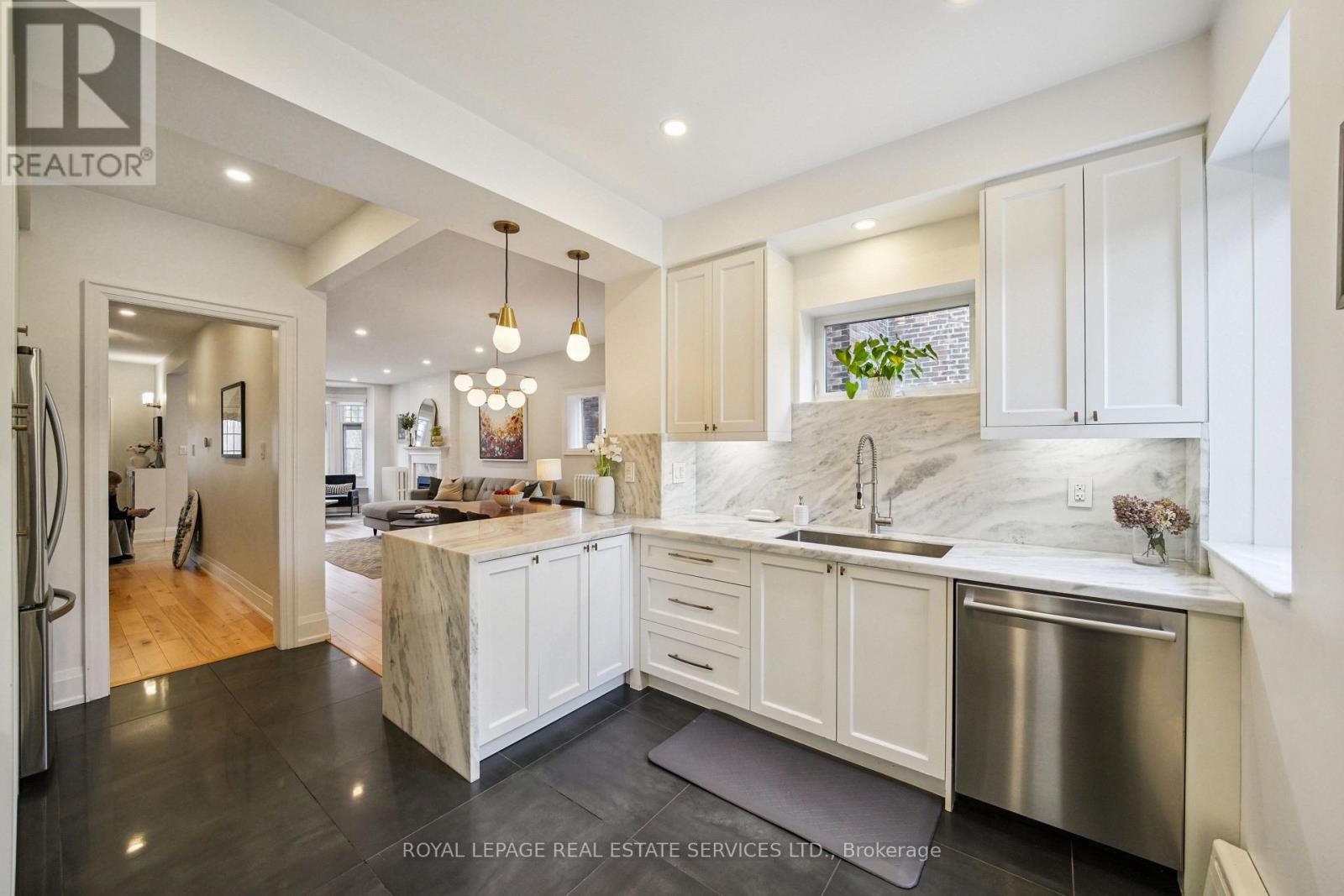 29 Parkside Drive, Toronto, Ontario  M6R 2Y7 - Photo 16 - W13007054