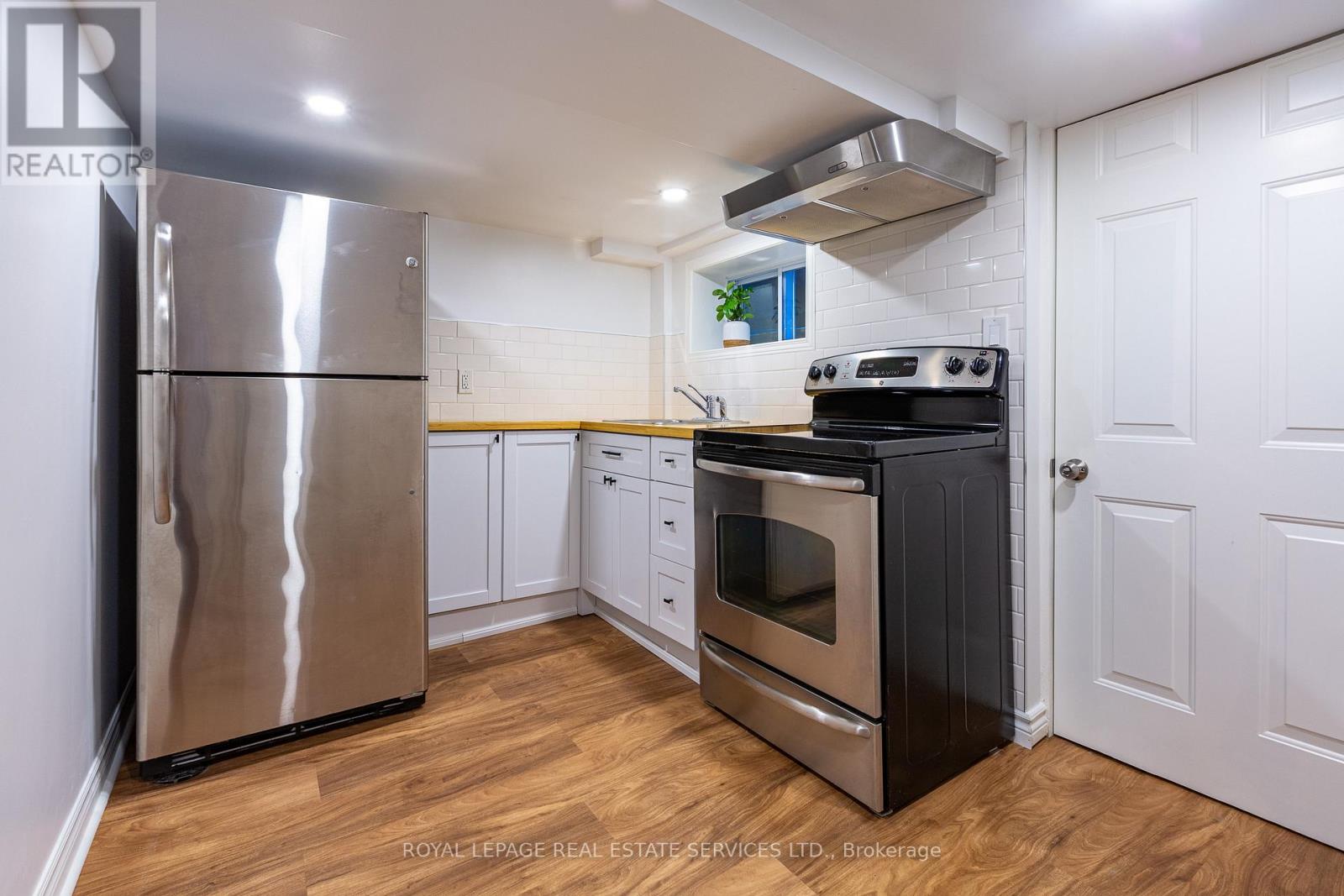 29 Parkside Drive, Toronto, Ontario  M6R 2Y7 - Photo 30 - W13007054