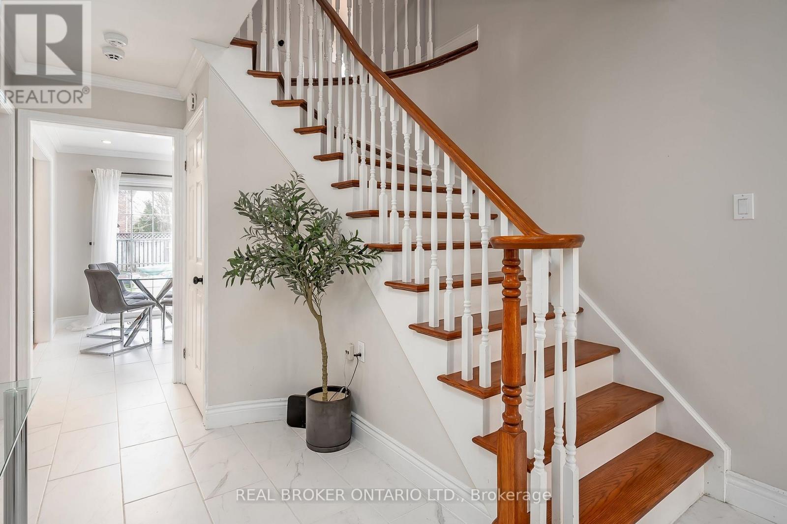 2152 Heidi Avenue, Burlington, Ontario  L7M 3X2 - Photo 6 - W13007056