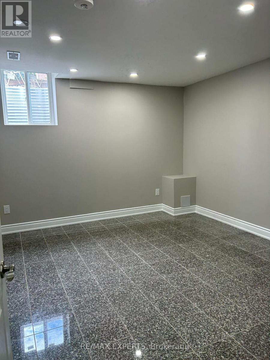Bsmt - 30 Black Bear Trail, Brampton, Ontario  L6Y 5L4 - Photo 4 - W13007098