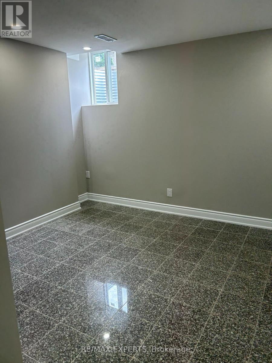 Bsmt - 30 Black Bear Trail, Brampton, Ontario  L6Y 5L4 - Photo 5 - W13007098