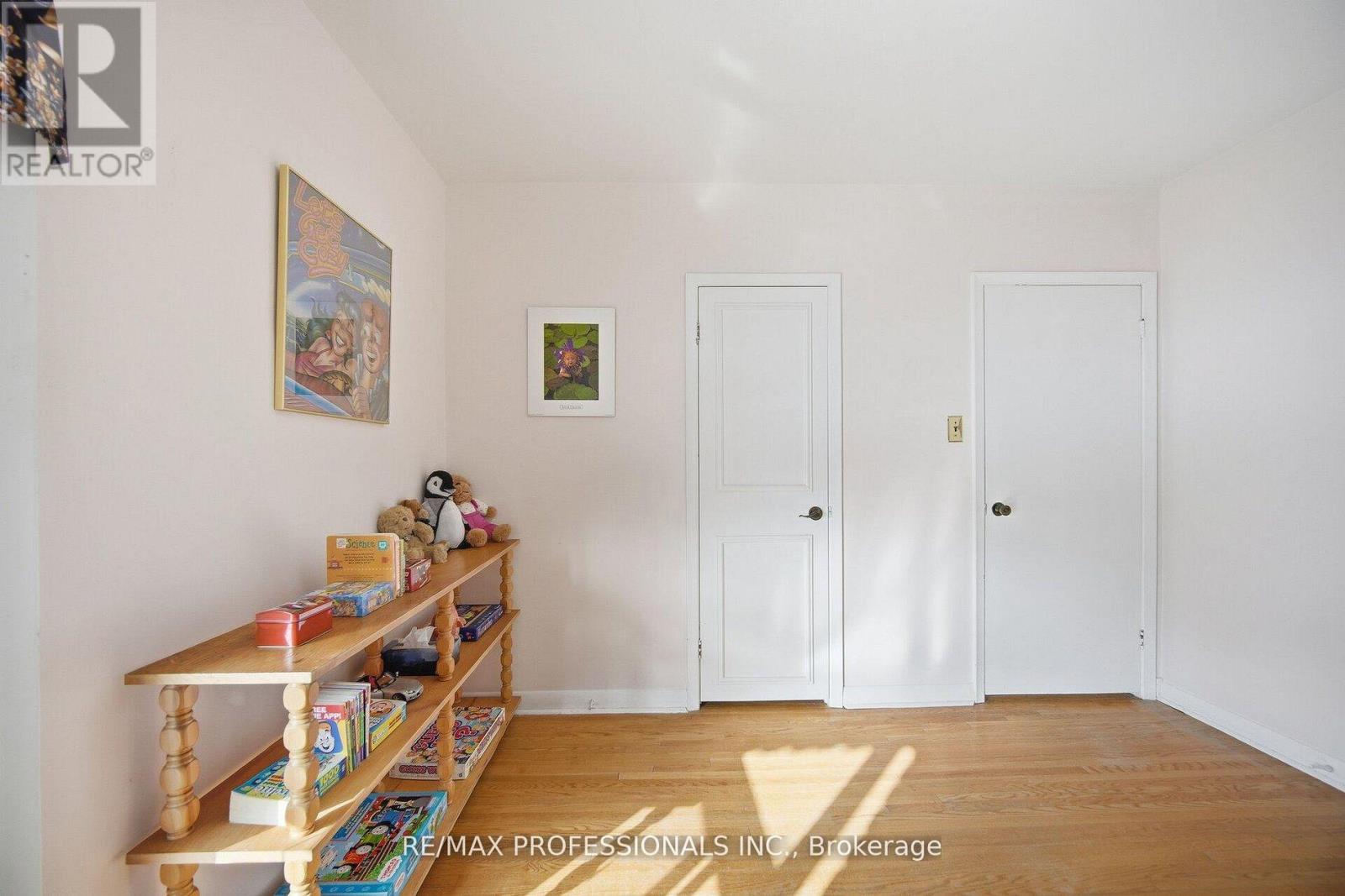 7 Pettit Drive, Toronto, Ontario  M9R 2W6 - Photo 24 - W13007172