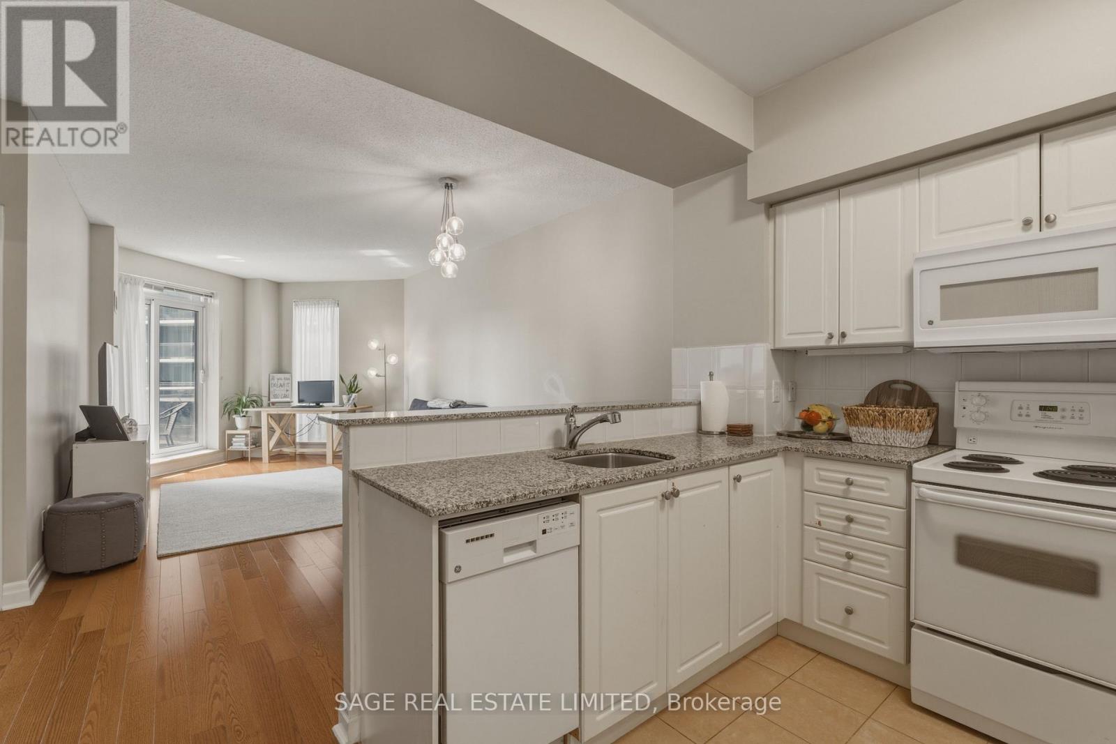 510 - 2119 Lakeshore Boulevard W, Toronto, Ontario  M8V 1A1 - Photo 2 - W13007220