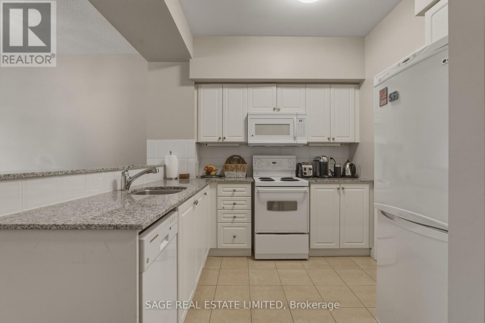 510 - 2119 Lakeshore Boulevard W, Toronto, Ontario  M8V 1A1 - Photo 3 - W13007220