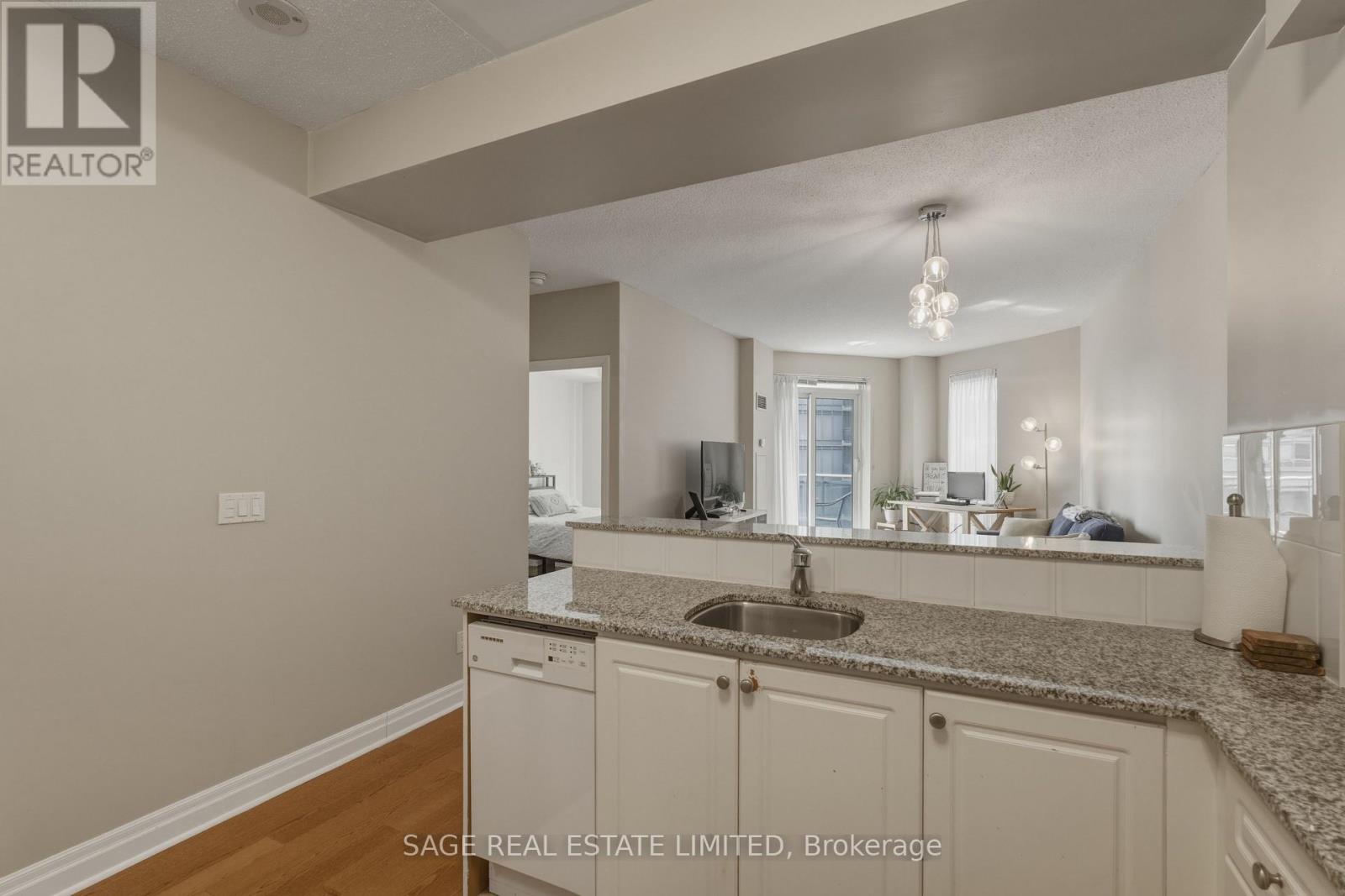 510 - 2119 Lakeshore Boulevard W, Toronto, Ontario  M8V 1A1 - Photo 4 - W13007220