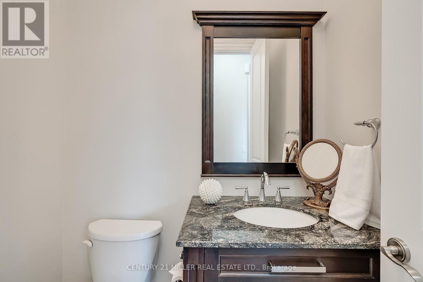 594 Maplehurst Avenue, Oakville, Ontario  L6L 4Z1 - Photo 24 - W13007226