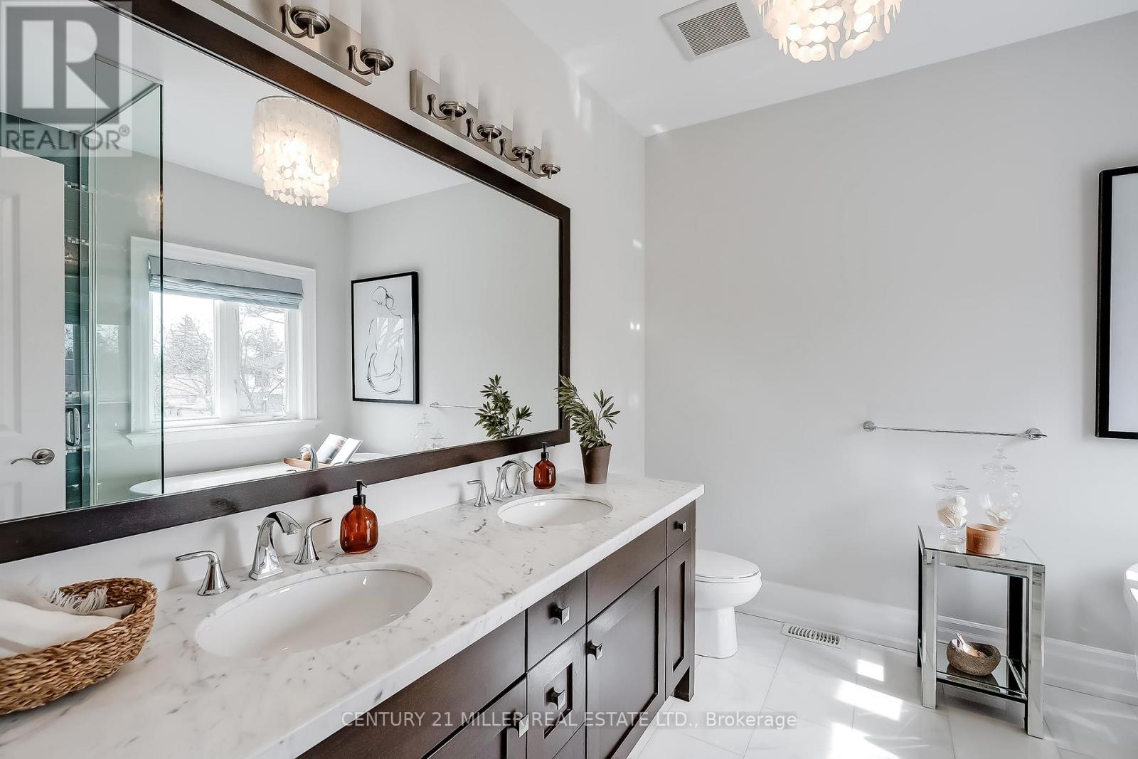 594 Maplehurst Avenue, Oakville, Ontario  L6L 4Z1 - Photo 29 - W13007226